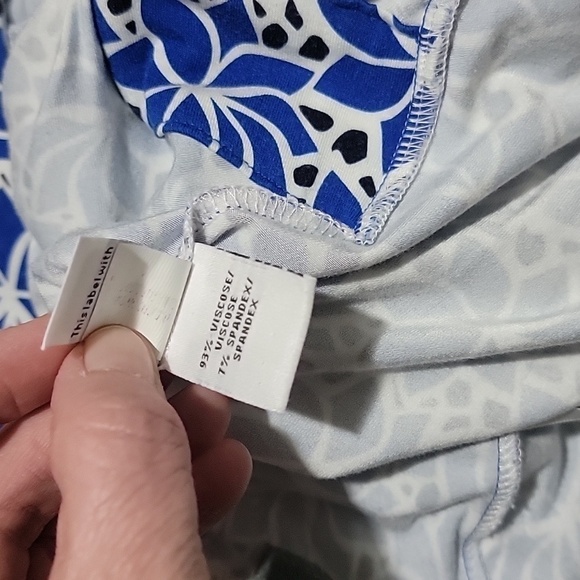 DIANE VON FURSTENBURG Size 6 New Della Dress, Lace Petals pattern, sarong sheath - Picture 9 of 10